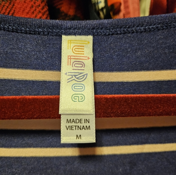 Lularoe Perfect T Size M NWT - Picture 3 of 6